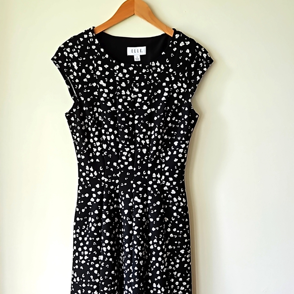 ELLE Black White Floral Fit and Flare Dress Size Medium
